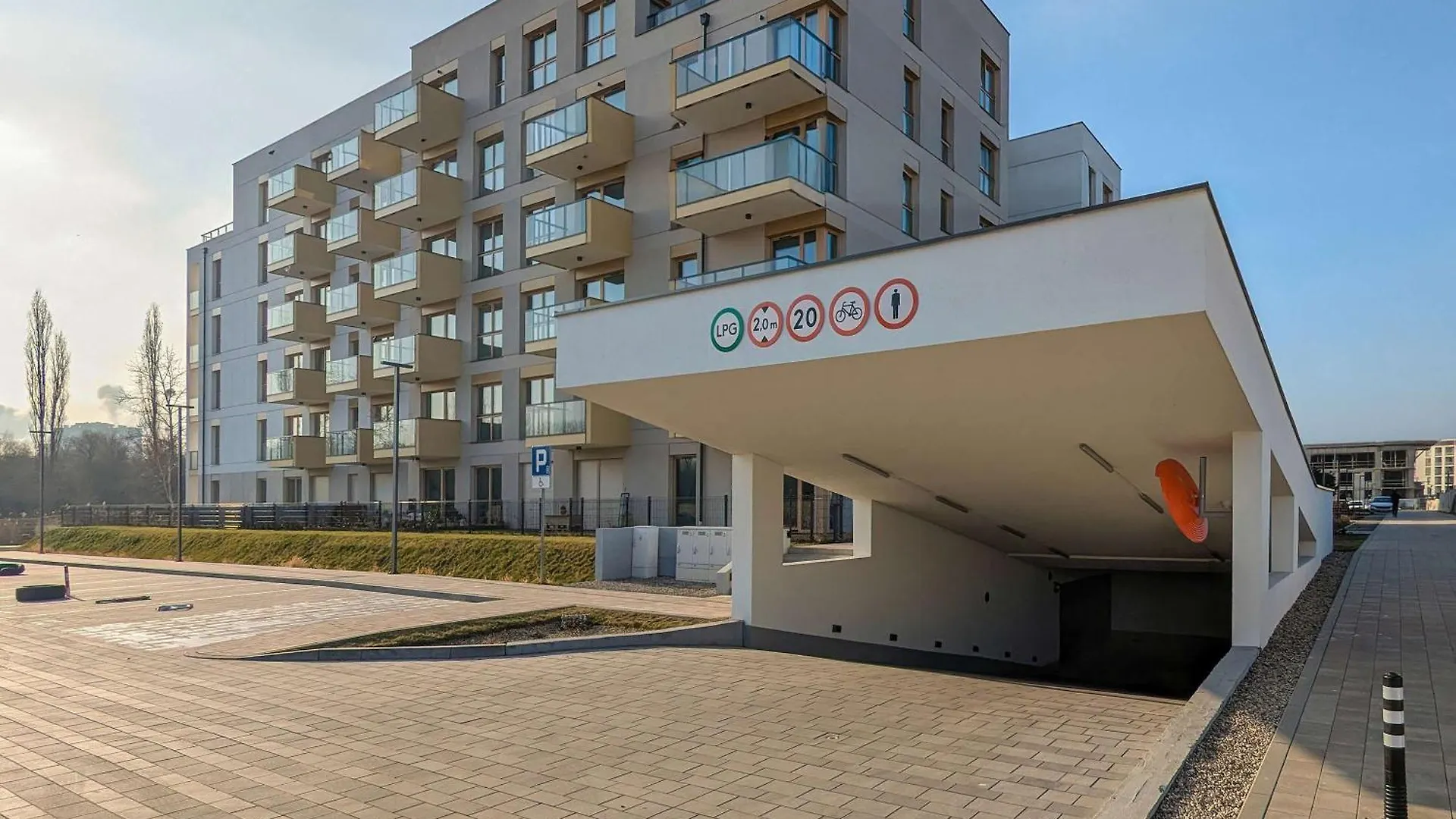 Przytulny Apartament Z Ogrodkiem I Parkingiem By Rent Like Home Gdansk Poland